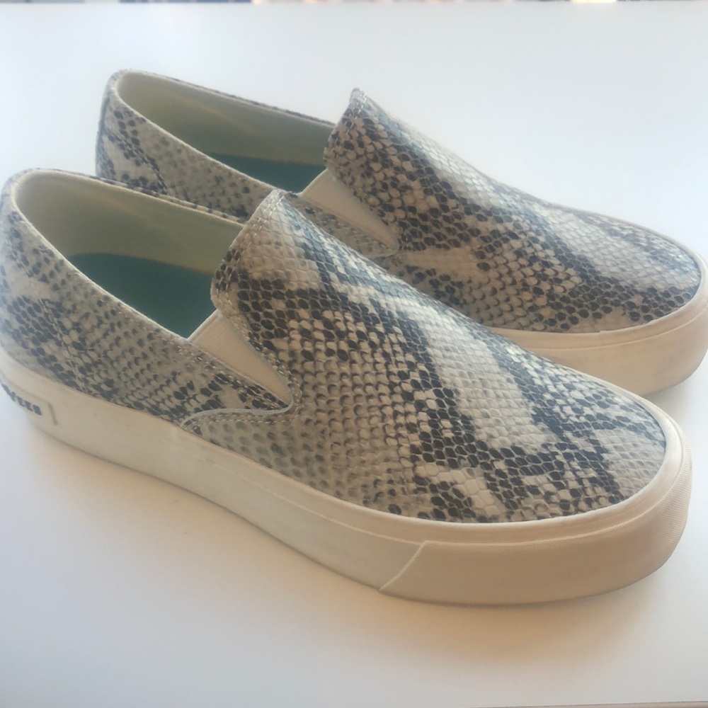 SeaVees Baja // Platform Mulholland // embossed leather womens 8.5